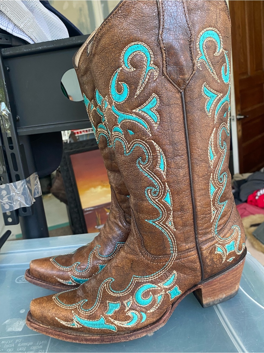 Corral Brown Leather Western Boots with Turquoise Embroidery Size 8.5